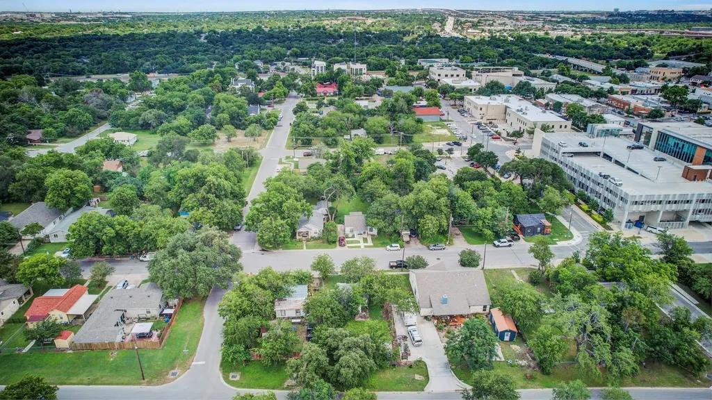 308 E Austin Avenue Round Rock TX 78664