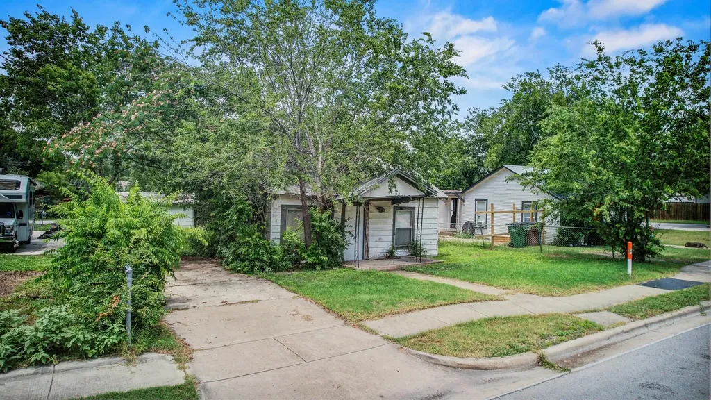308 E Austin Avenue Round Rock TX 78664
