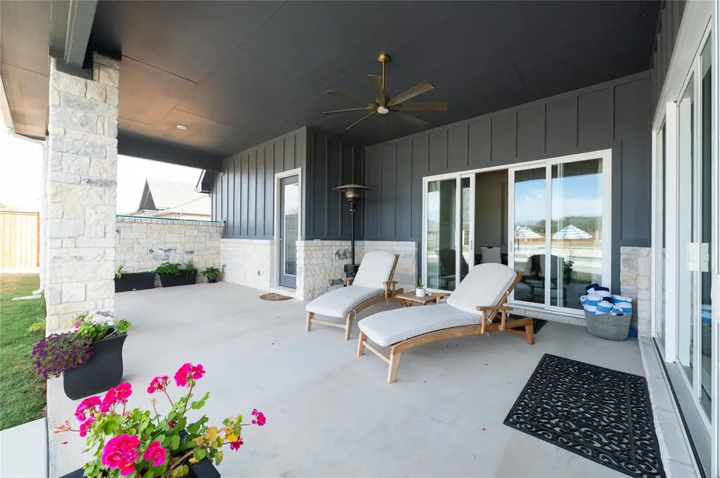 157 Mcnaughton Drive Liberty Hill TX 78642