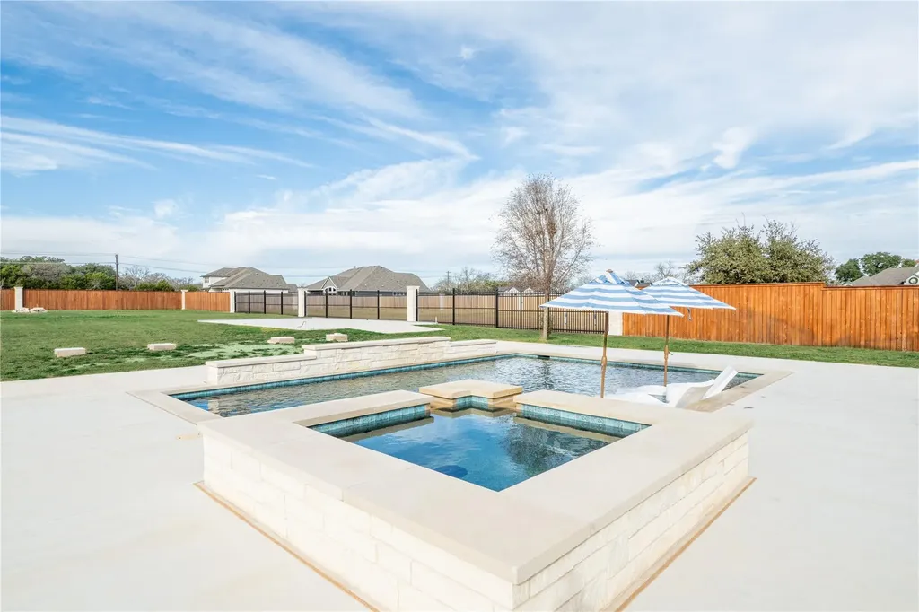 157 Mcnaughton Drive Liberty Hill TX 78642