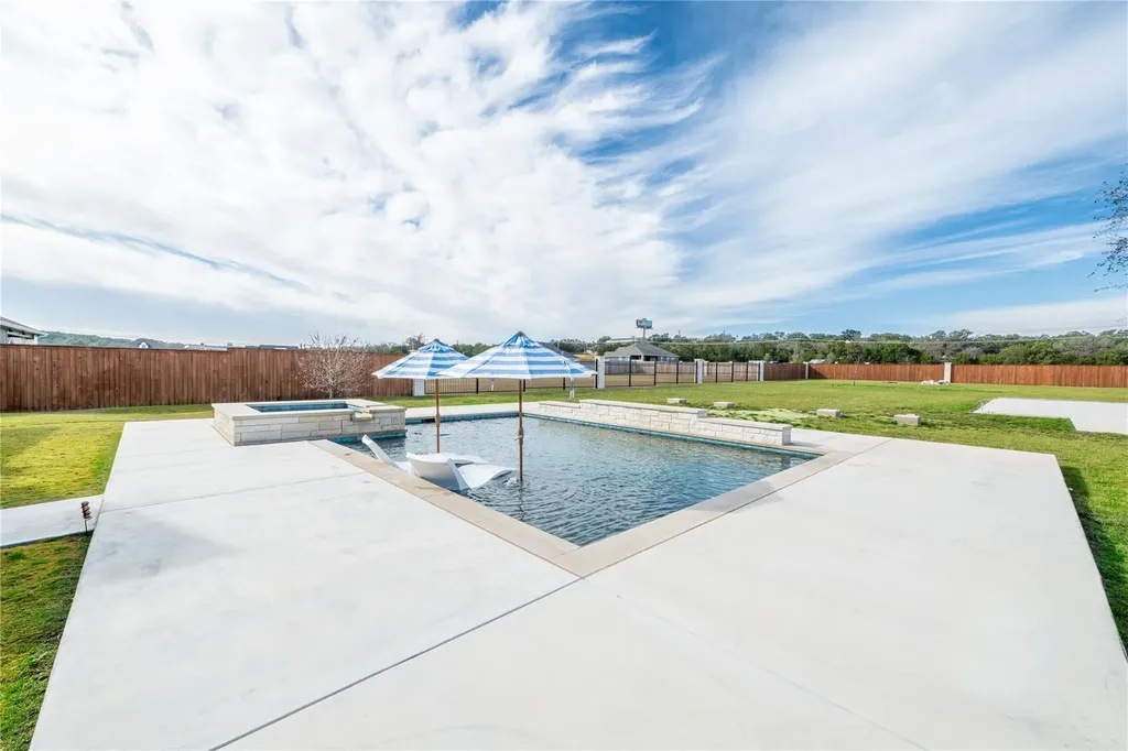 157 Mcnaughton Drive Liberty Hill TX 78642