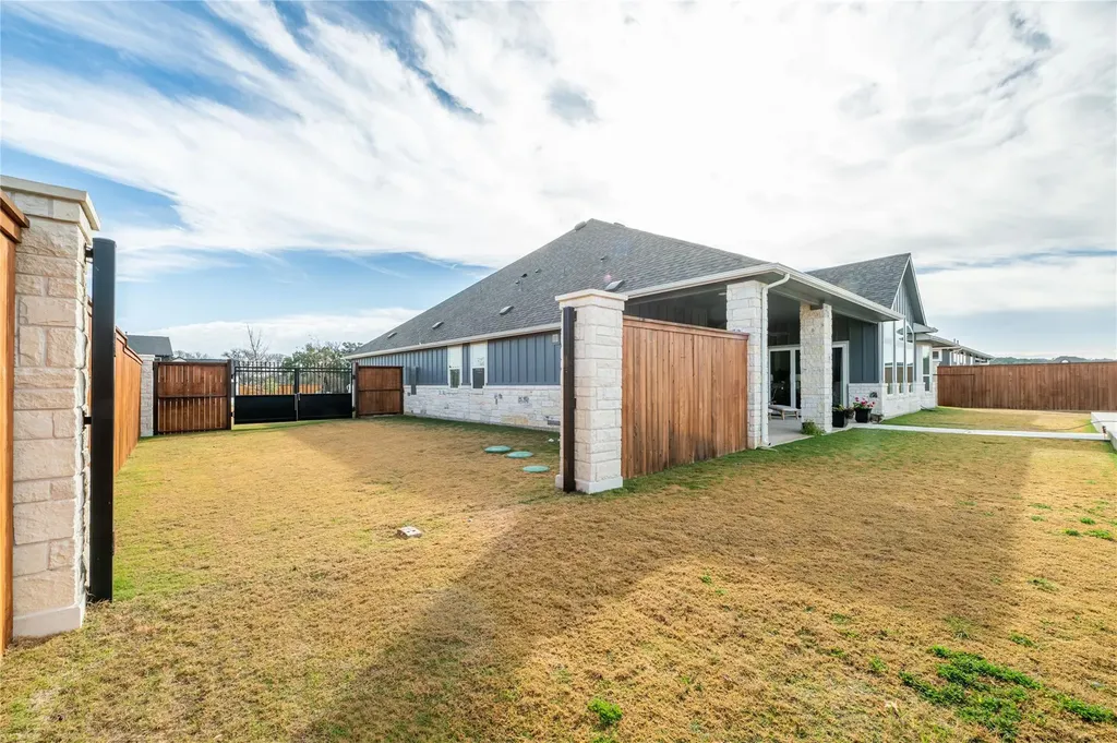 157 Mcnaughton Drive Liberty Hill TX 78642