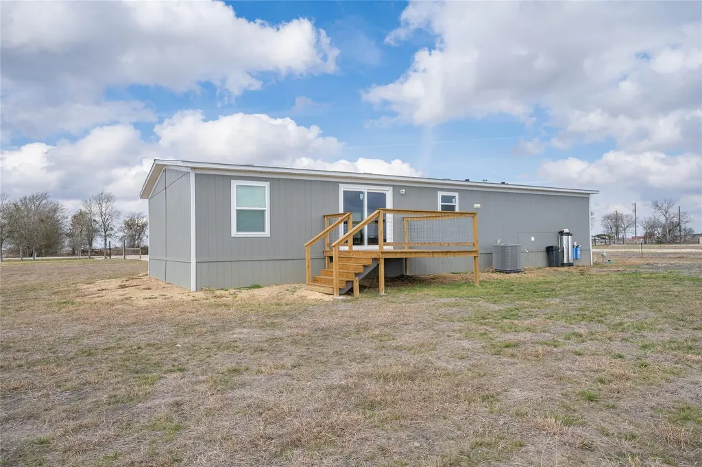 6965 Seawillow Road Lockhart TX 78644