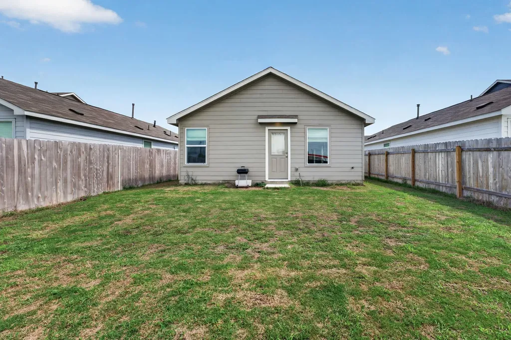 17801 Dockery Drive Elgin TX 78621