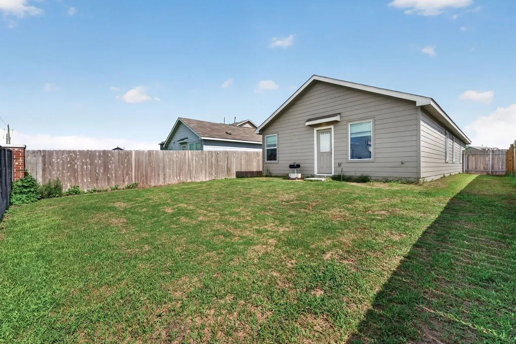 17801 Dockery Drive Elgin TX 78621