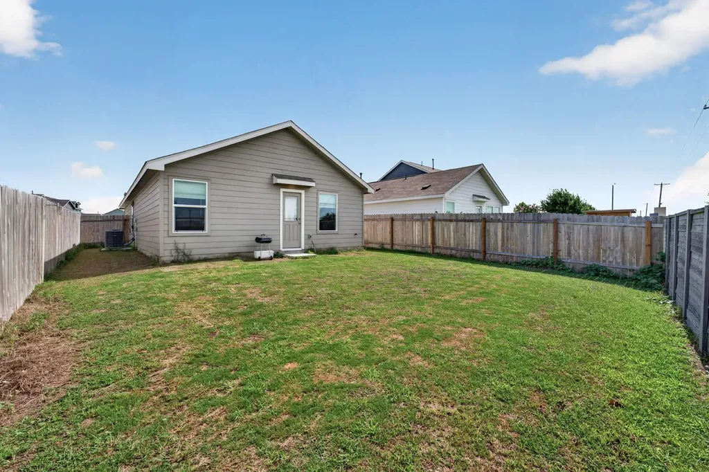 17801 Dockery Drive Elgin TX 78621
