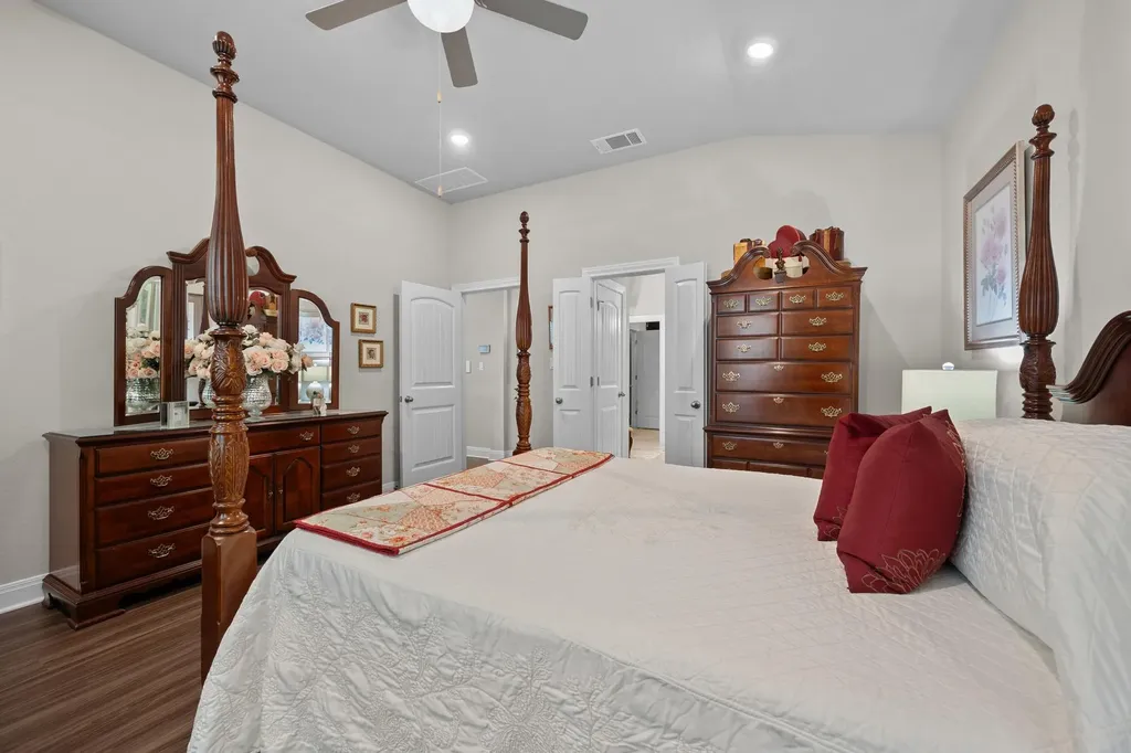 2105 Prairie Oaks Drive Georgetown TX 78628