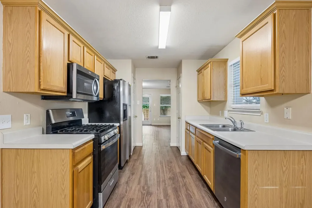 1519 Miss Allisons Way Pflugerville TX 78660