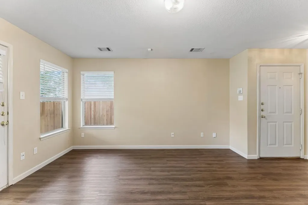 1519 Miss Allisons Way Pflugerville TX 78660