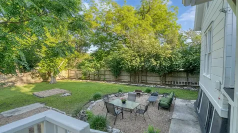 1301 & 1305 S College Street Georgetown TX 78626