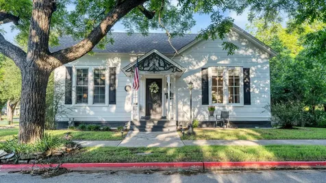 1301 & 1305 S College Street Georgetown TX 78626