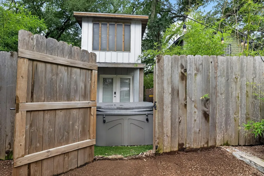 307 E 35th Street Austin TX 78705