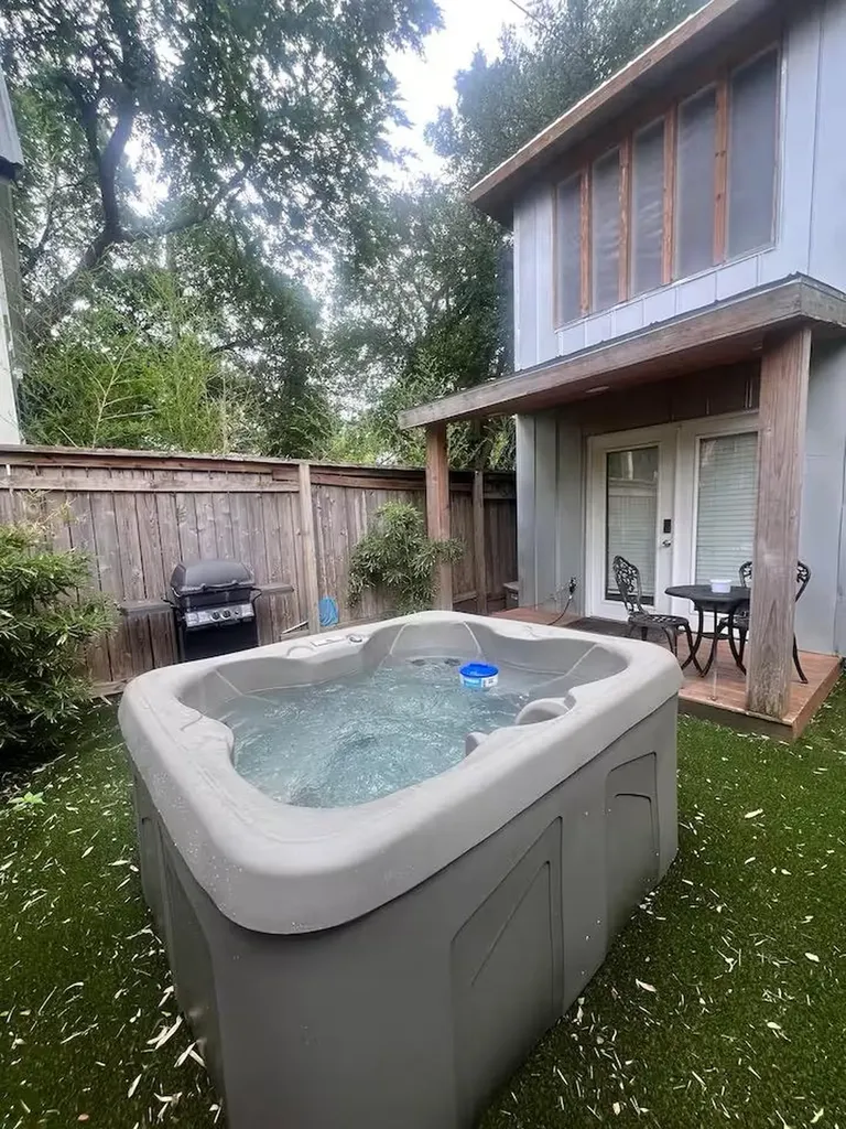 307 E 35th Street Austin TX 78705