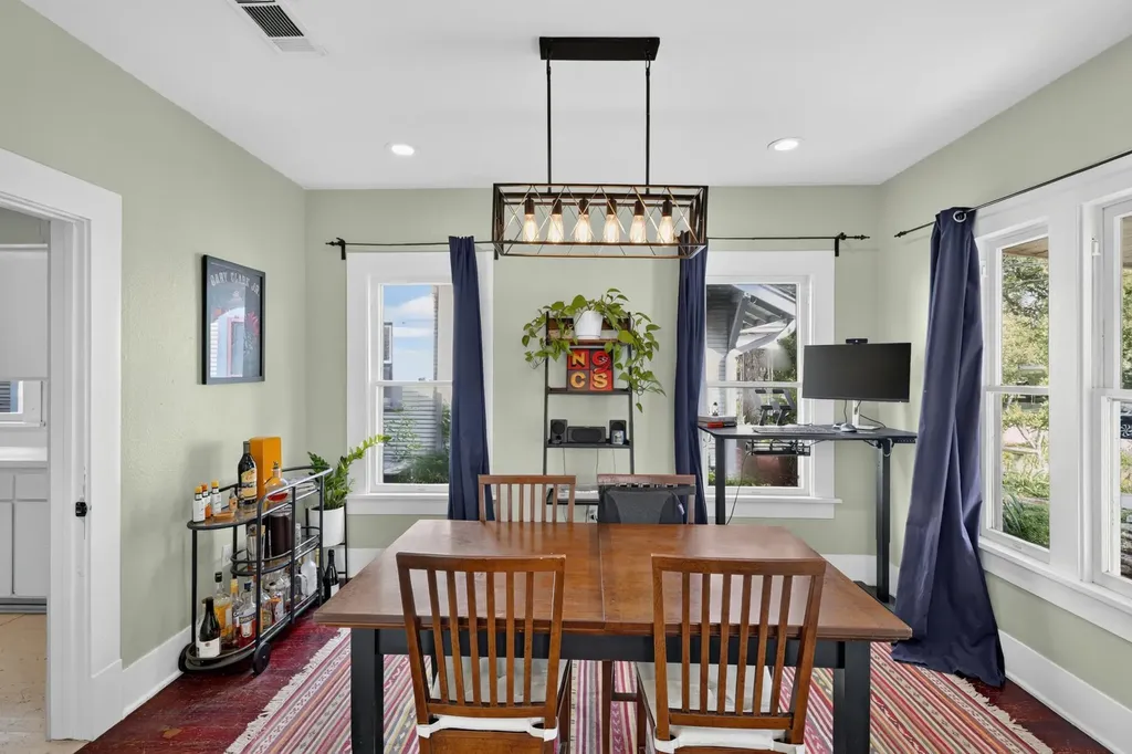 307 E 35th Street Austin TX 78705