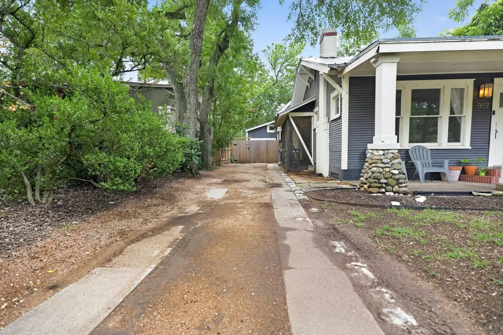 307 E 35th Street Austin TX 78705