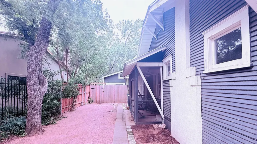 307 E 35th Street Austin TX 78705