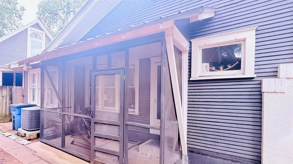 307 E 35th Street Austin TX 78705