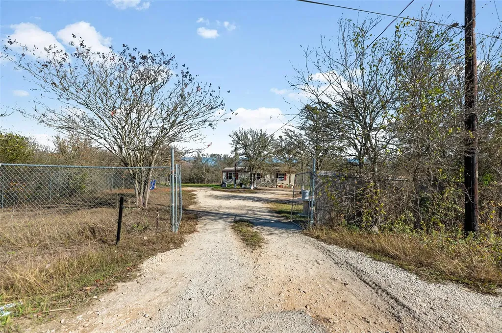 214 The Ranch Road Del Valle TX 78617