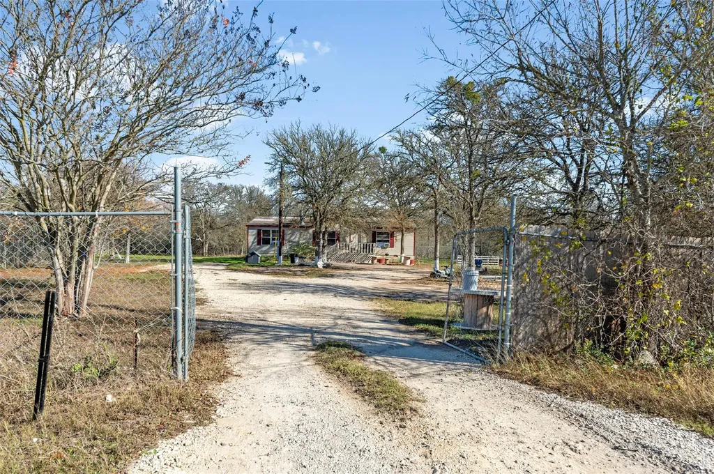 214 The Ranch Road Del Valle TX 78617