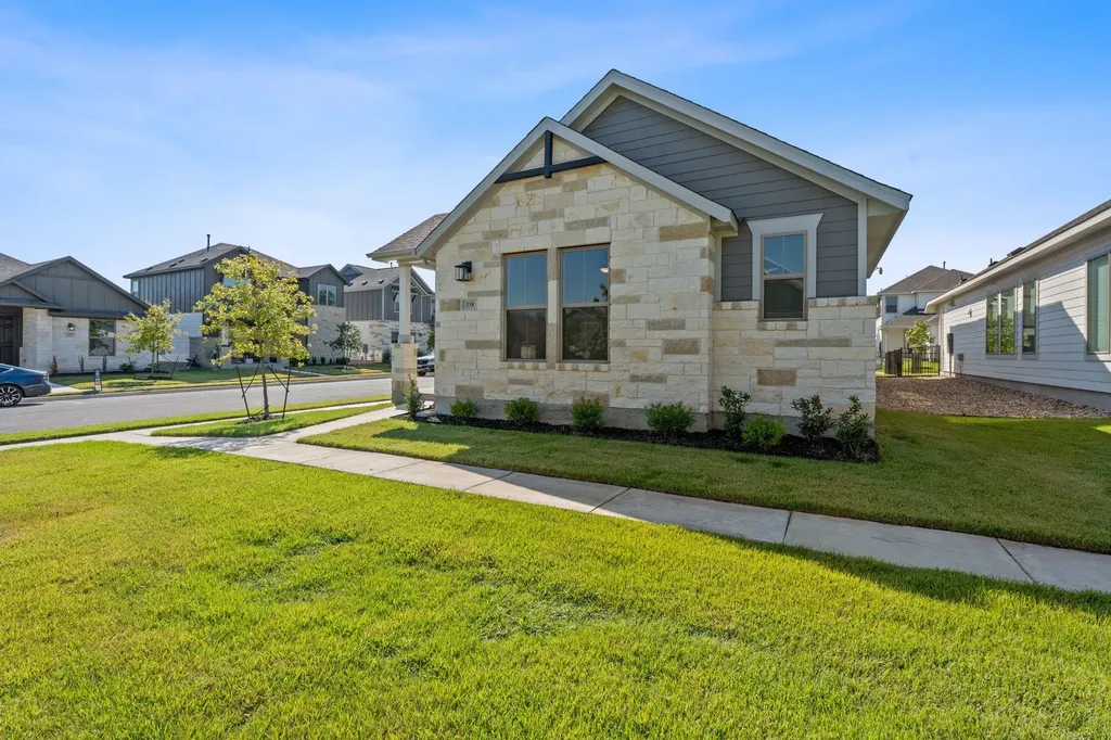 338 Orleanian Drive Buda TX 78610