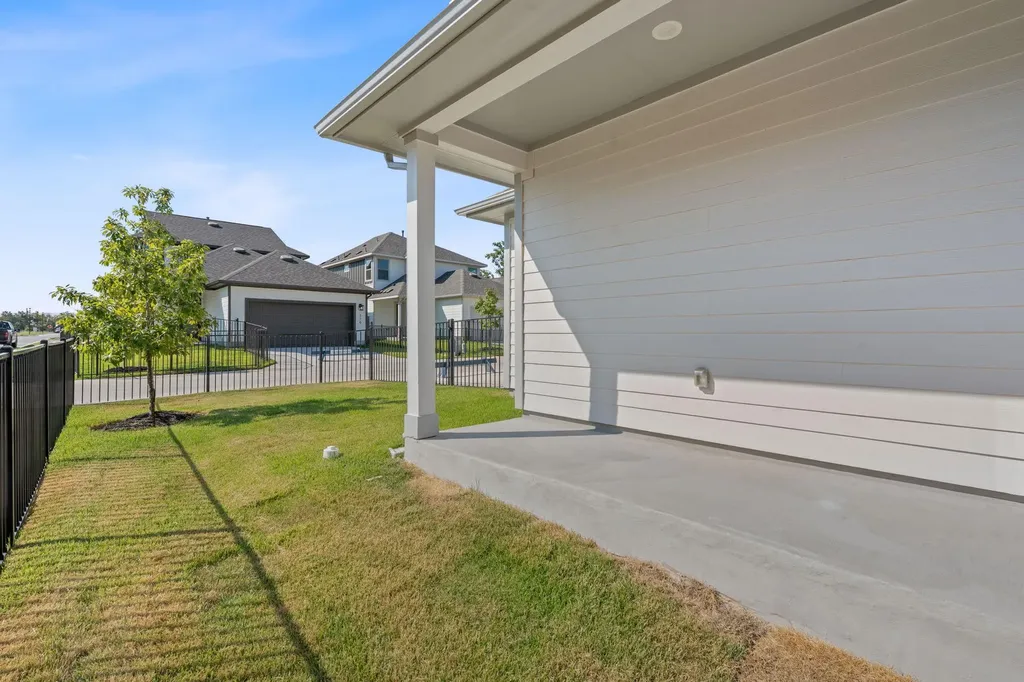 338 Orleanian Drive Buda TX 78610