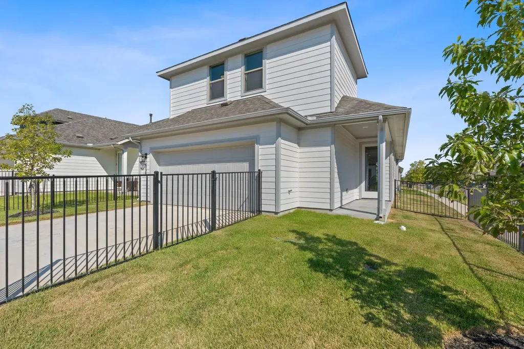 338 Orleanian Drive Buda TX 78610