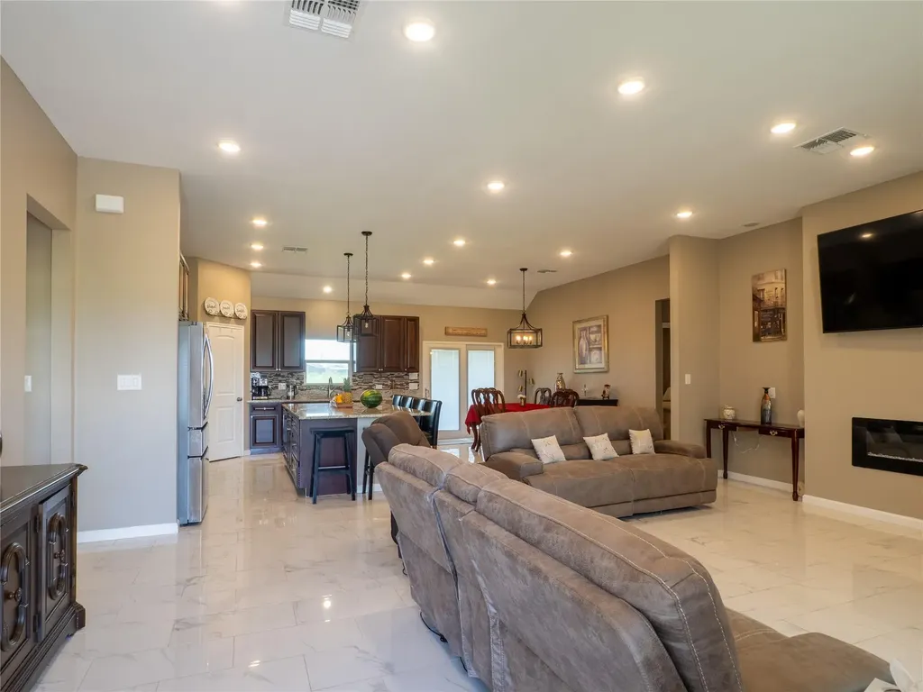 140 Daniel Drive Bertram TX 78605