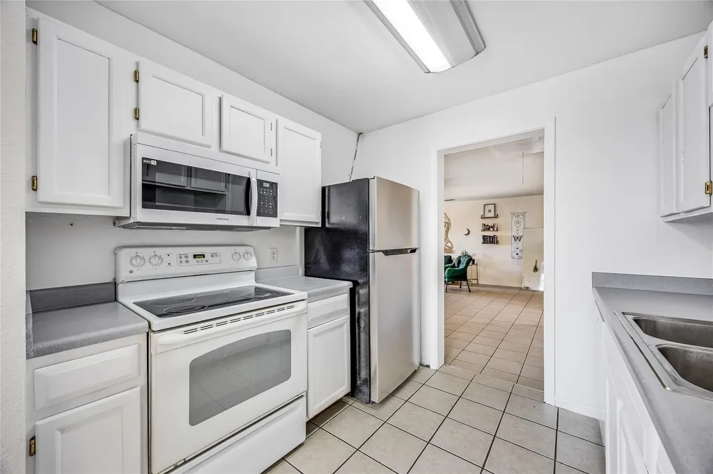 618 Bent Wood Drive Leander TX 78641