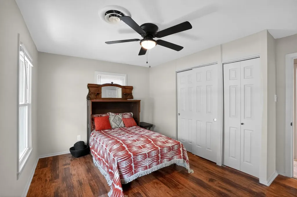 820 W Live Oak Street Lockhart TX 78644