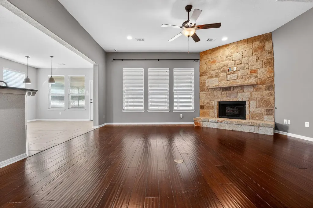 3225 Park Springs Loop Pflugerville TX 78660