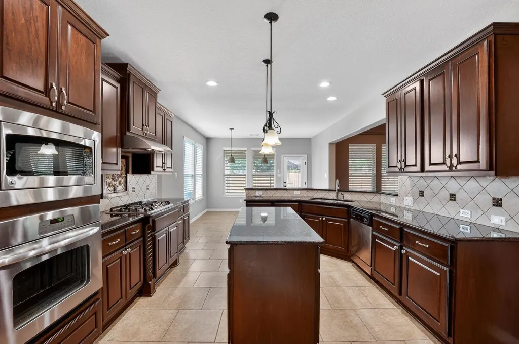 3225 Park Springs Loop Pflugerville TX 78660