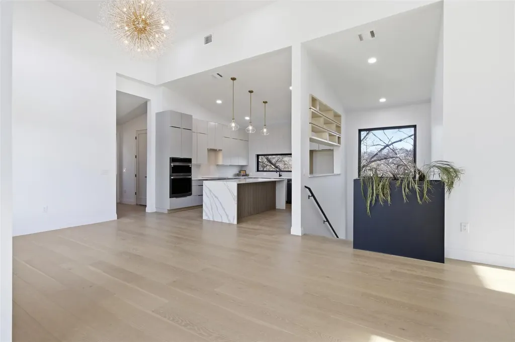 5013 Rob Scott Street Austin TX 78721