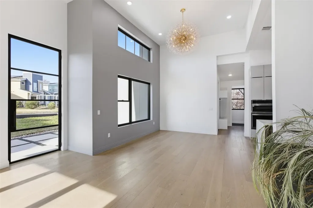 5013 Rob Scott Street Austin TX 78721