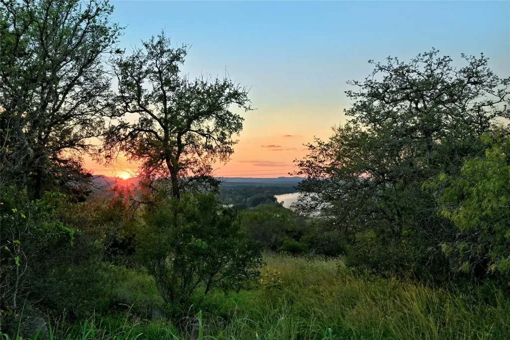 1711 W Fm 2147 Marble Falls TX 78654