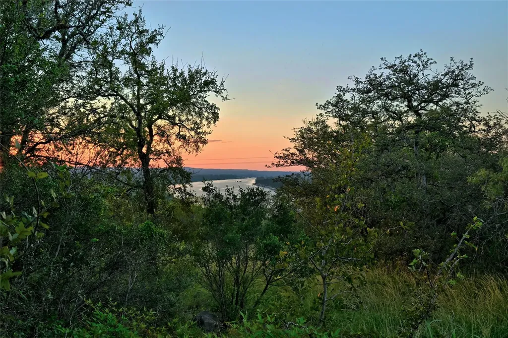 1711 W Fm 2147 Marble Falls TX 78654