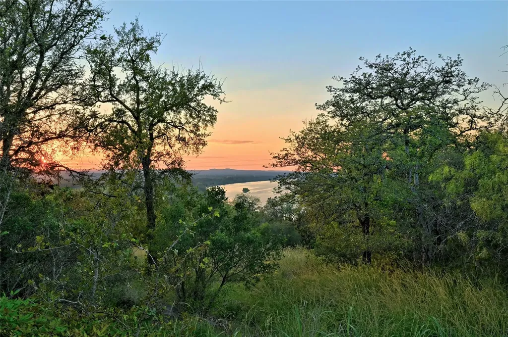 1711 W Fm 2147 Marble Falls TX 78654