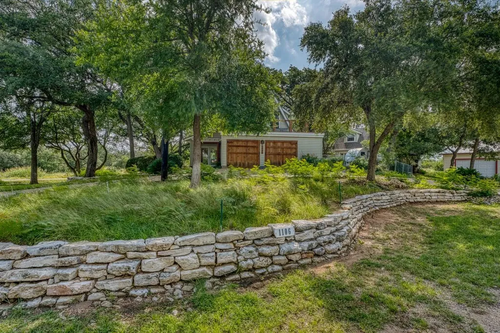 1106 N Shorewood Drive Granite Shoals TX 78654