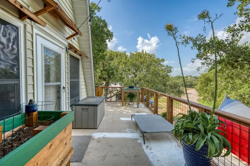 1106 N Shorewood Drive Granite Shoals TX 78654