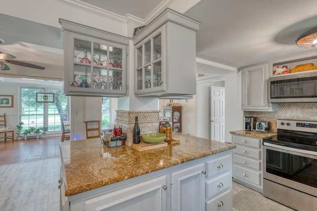 1106 N Shorewood Drive Granite Shoals TX 78654