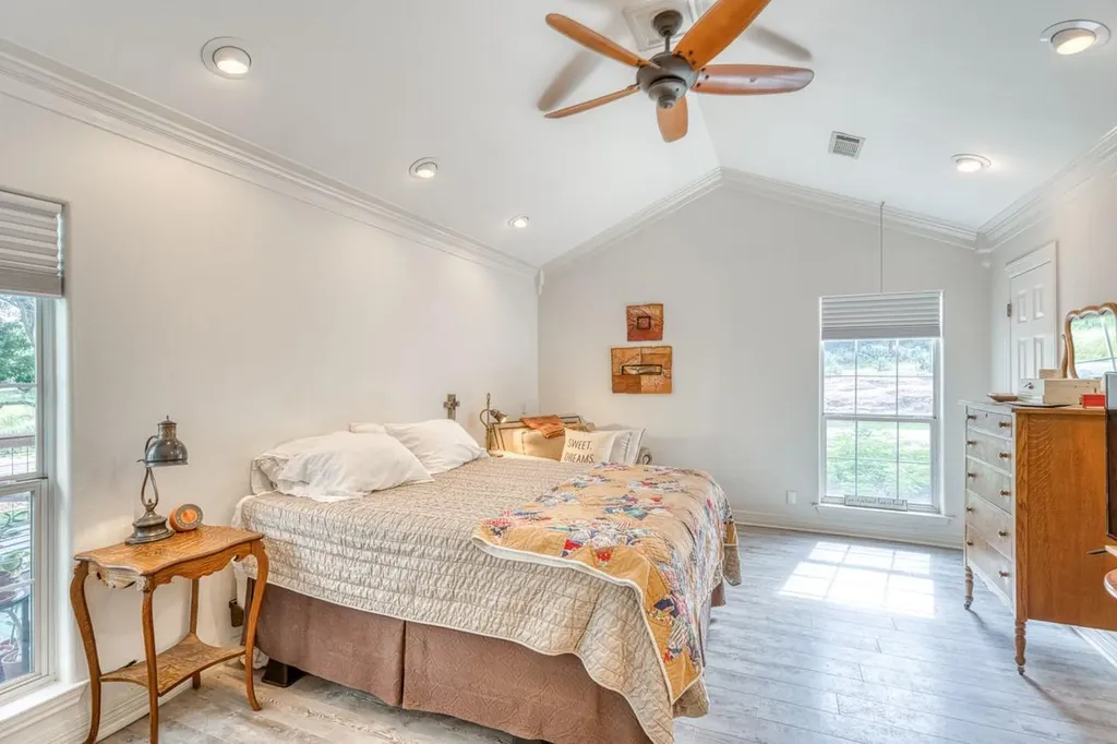 1106 N Shorewood Drive Granite Shoals TX 78654
