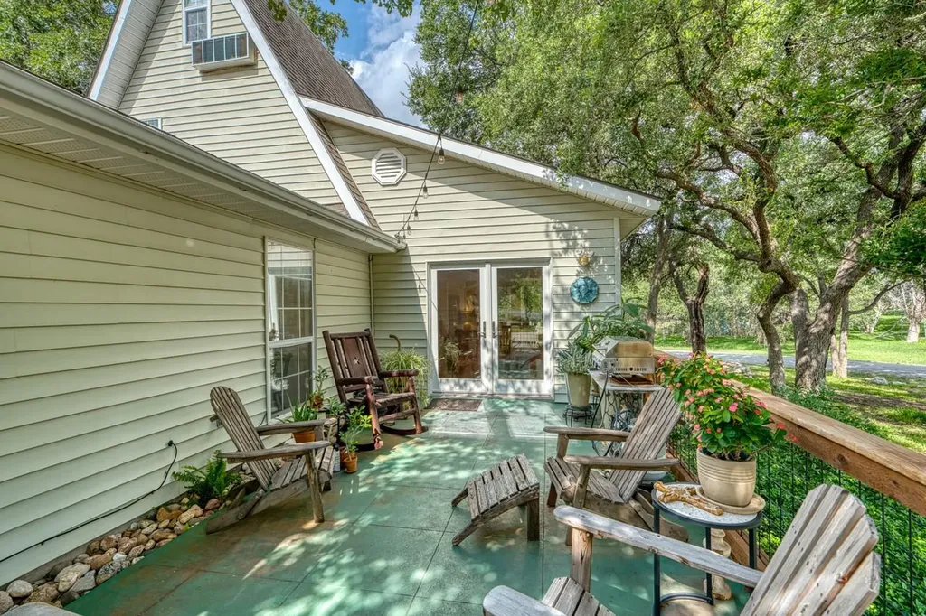1106 N Shorewood Drive Granite Shoals TX 78654