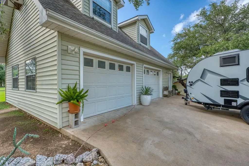 1106 N Shorewood Drive Granite Shoals TX 78654