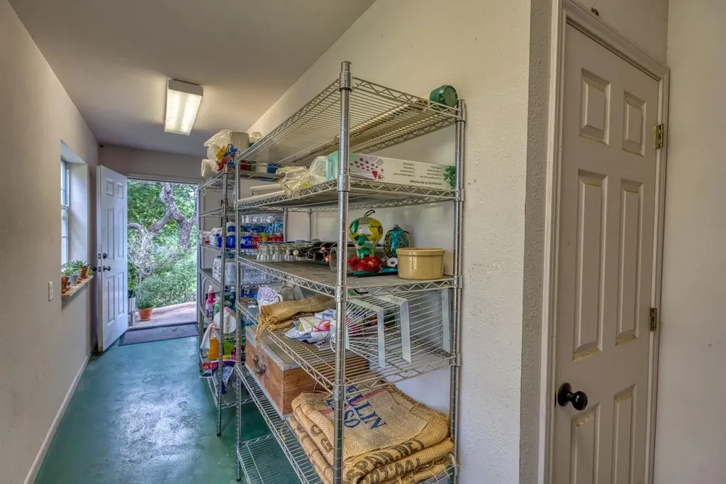 1106 N Shorewood Drive Granite Shoals TX 78654
