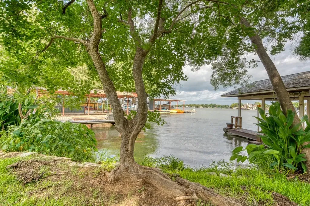 1106 N Shorewood Drive Granite Shoals TX 78654