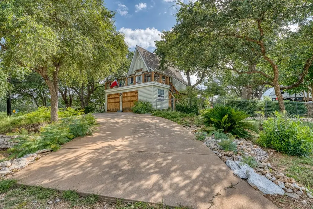 1106 N Shorewood Drive Granite Shoals TX 78654