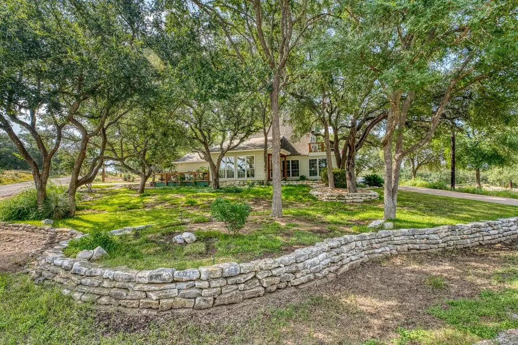 1106 N Shorewood Drive Granite Shoals TX 78654