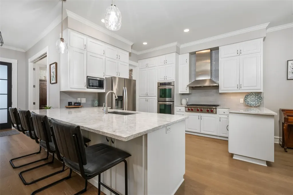 5805 Buckpasser Cove Austin TX 78746