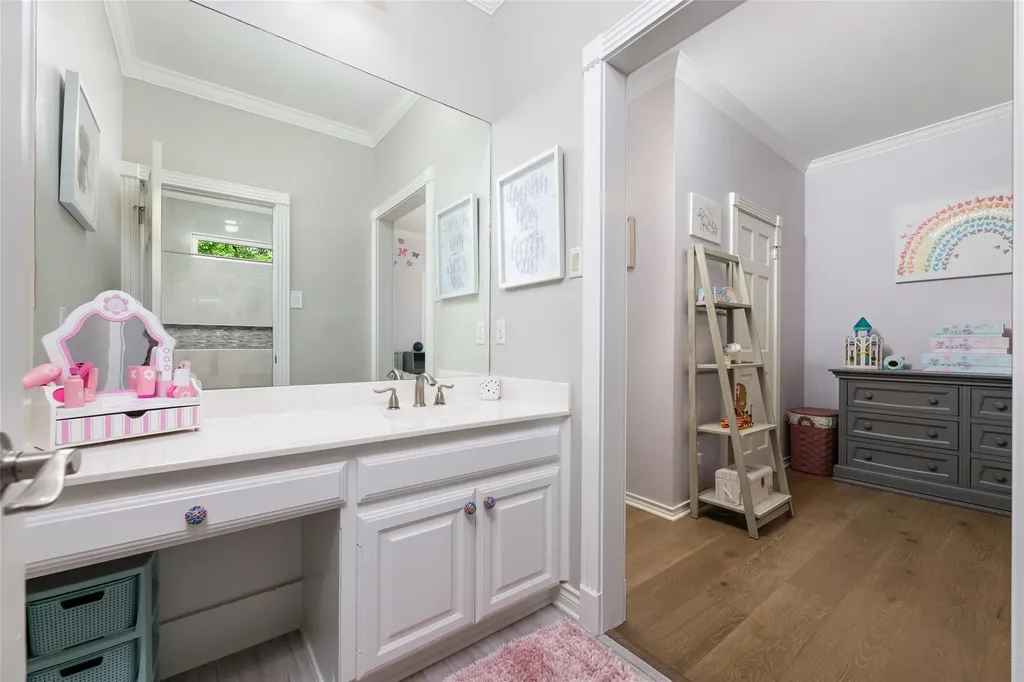 5805 Buckpasser Cove Austin TX 78746