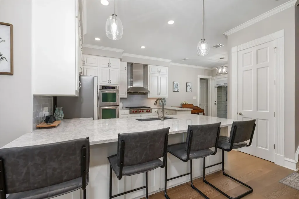 5805 Buckpasser Cove Austin TX 78746