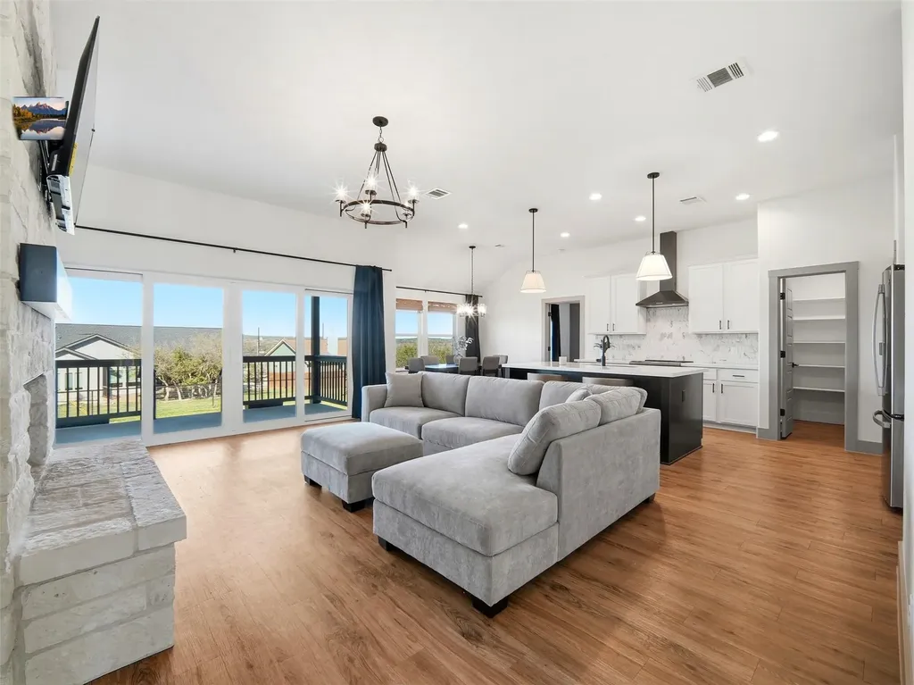 101 N Jerry Gray Blanco TX 78606